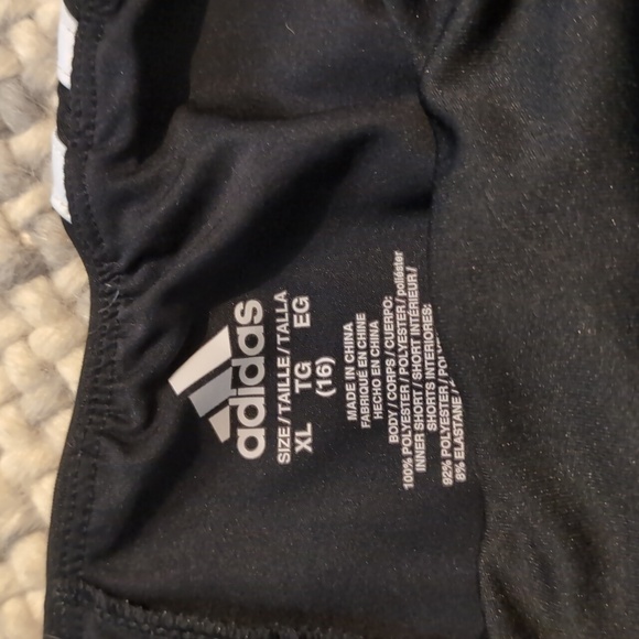 Adidas girls skirt - Picture 4 of 4